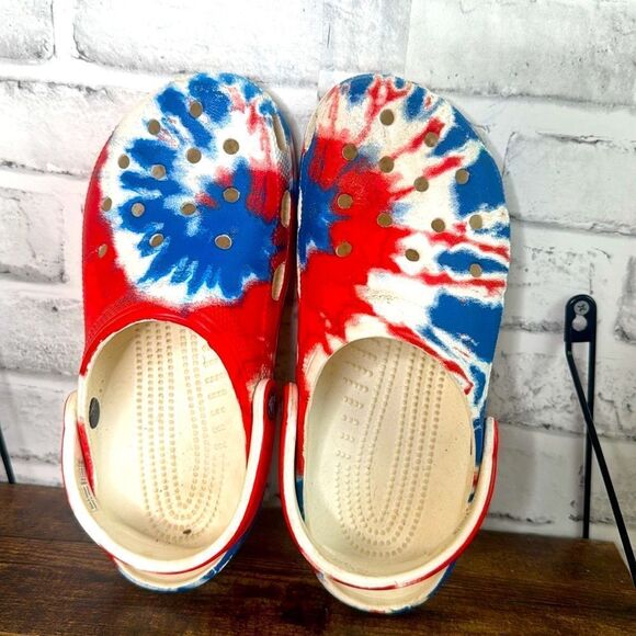 Crocs Classic Tie Dye Red White & Blue, USA, slip on Size 9 - Picture 2 of 6